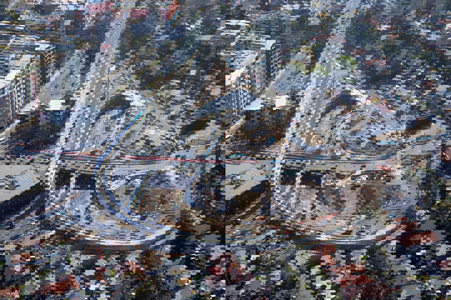 Aerial shot of cars driving on WestConnex traffic-light-free motorway network in Sydney