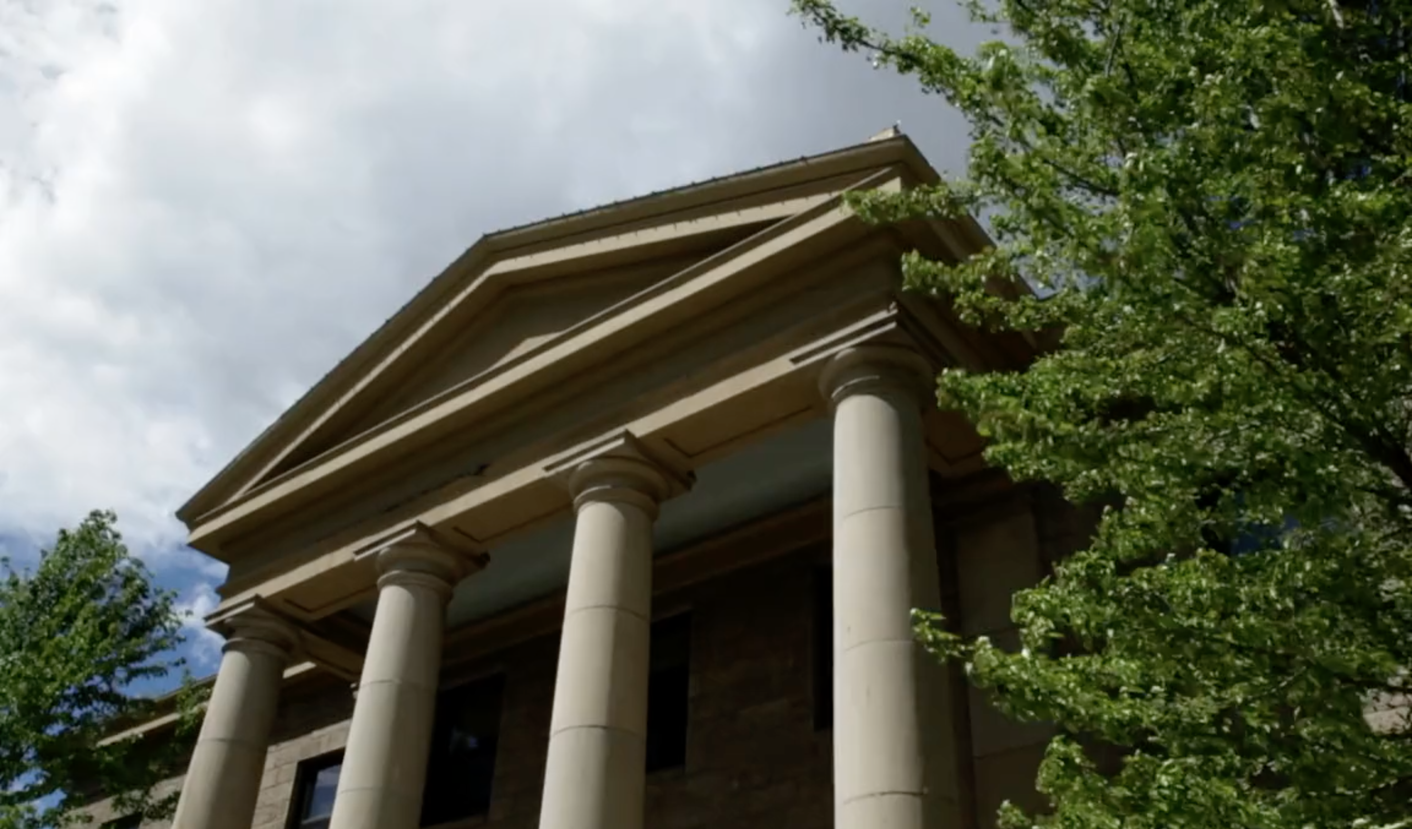 Defence building with tall columns
