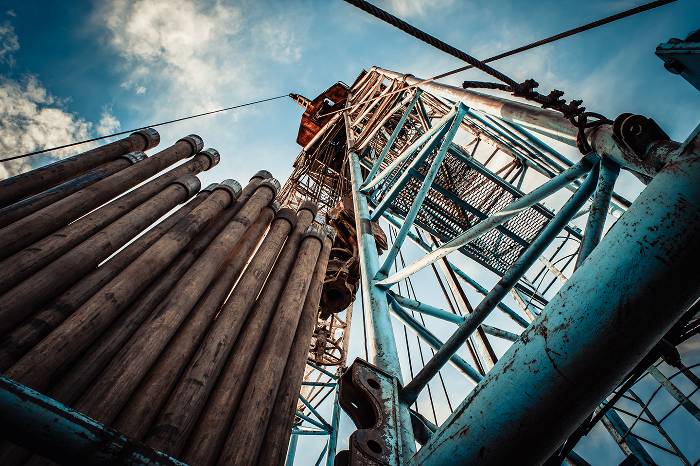 drilling-support-and-wellsite-geology 1600x1000.jpg