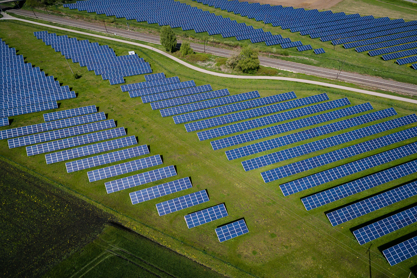 sustainability-decentralised-energy-unsplash-andreas-gucklhorn 1600x1000.jpg