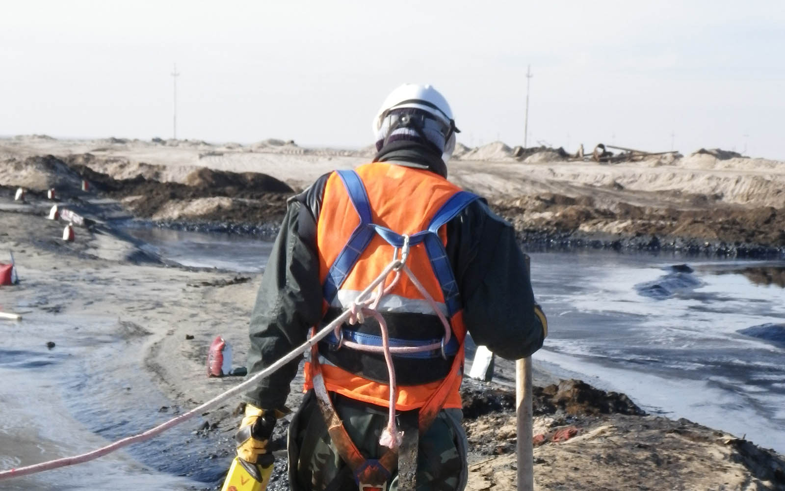 safely clearning mines in Rumaila.jpg