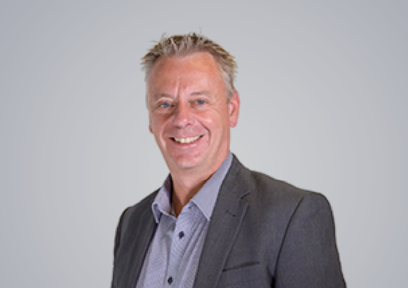 Steve Ogden headshot.png