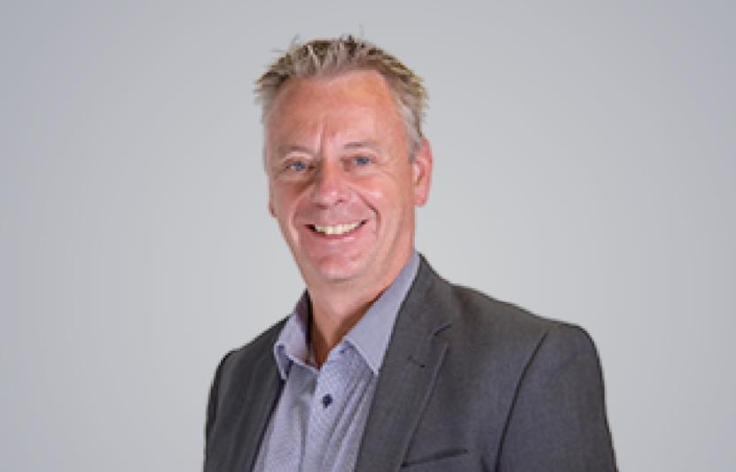 Steve Ogden headshot.png