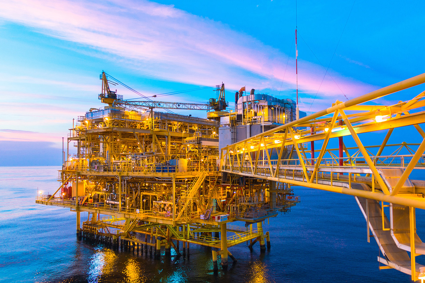 Offshore construction platform.jpg