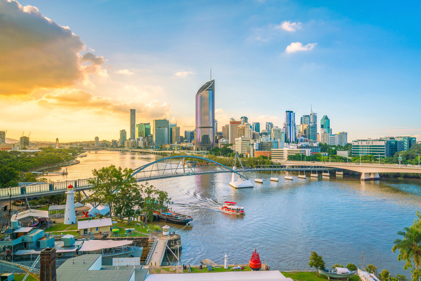 Brisbane River scene from South Brisbane looking upstream and towards the city centre. One William Street building
