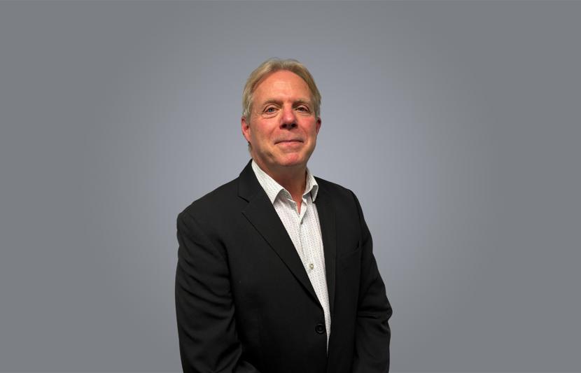 Moller Ray Headshot 2