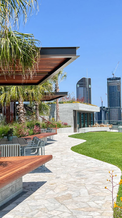 Riviere garden path: the multi-unit residential tower at Kangaroo Point, the recipient of the distinguished Award of Excellence in the Gardens category. 
