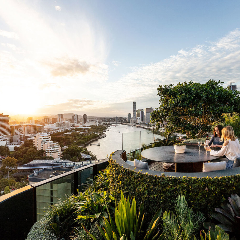 Rooftop landscape design at Oxley + Stirling Residences in South Brisbane. Image credit: Jeff Camden